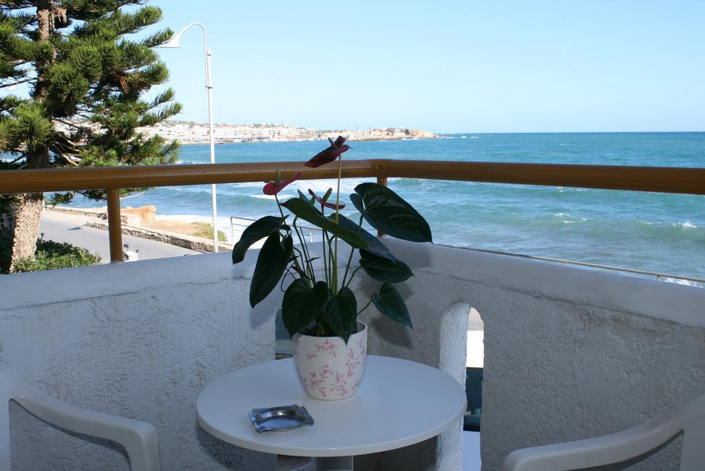 Blue Bay Apartments Hersonissos  Zewnętrze zdjęcie