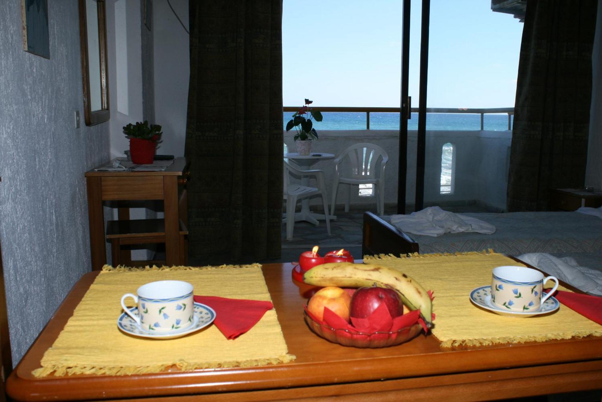Blue Bay Apartments Hersonissos  Zewnętrze zdjęcie